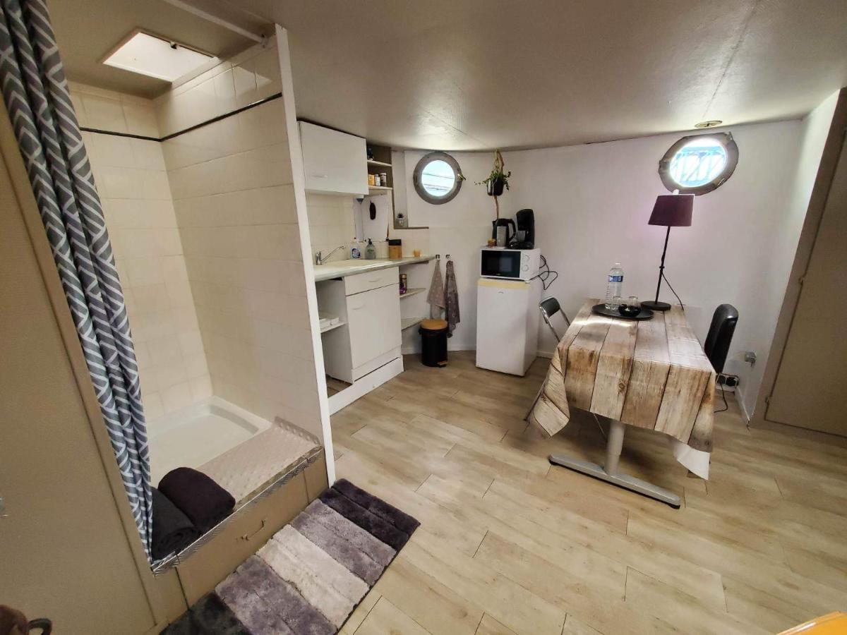 Peniche "Louise Michel" Sejournez Dans L'Appartement Du Capitaine, Offrez Vous Une Experience Inoubliable Au Fil De L'Eau Douai Luaran gambar
